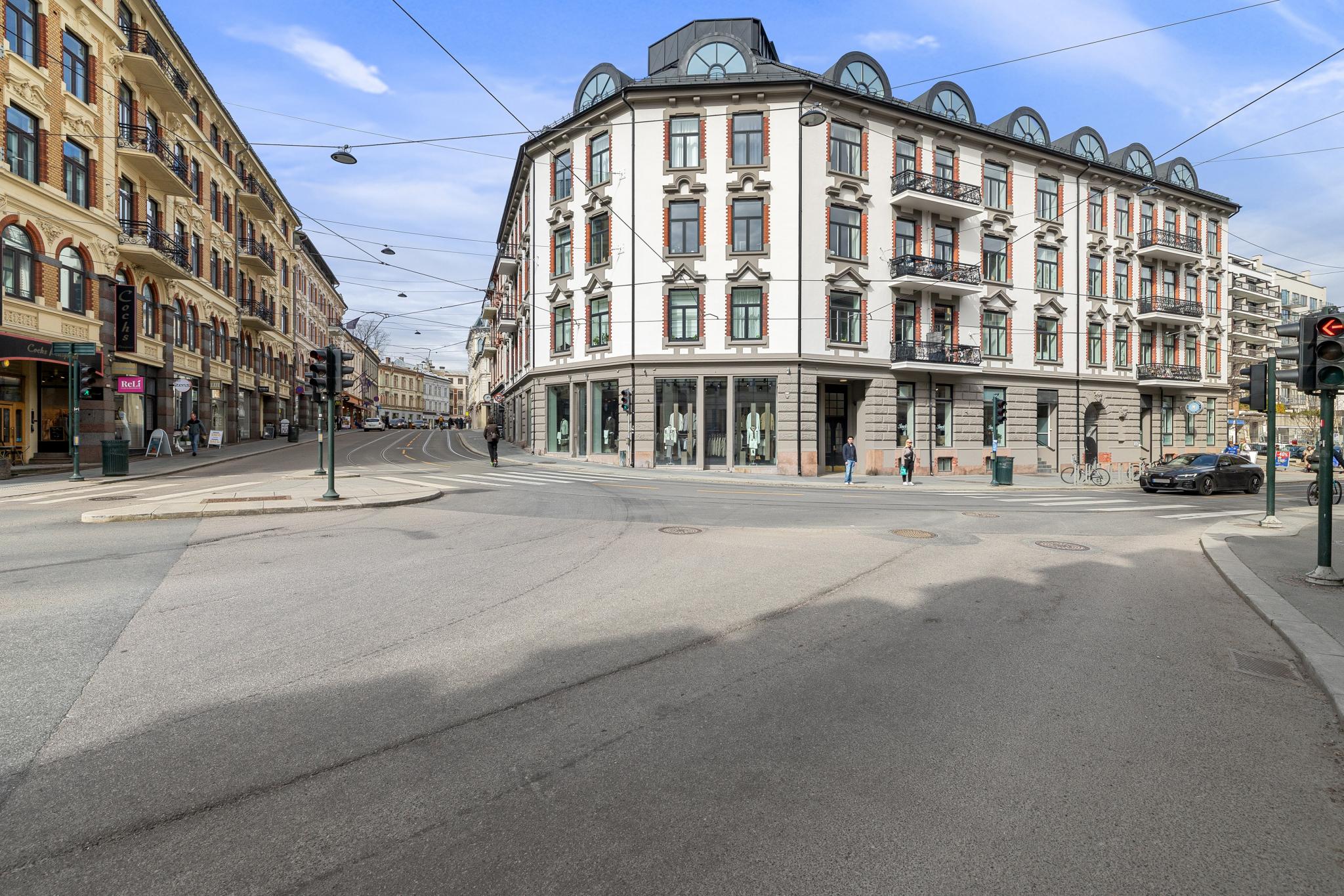 Ærverdig hjørnegård fra 1902 – bare noen minutter fra Slottsparken og Bogstadveien.